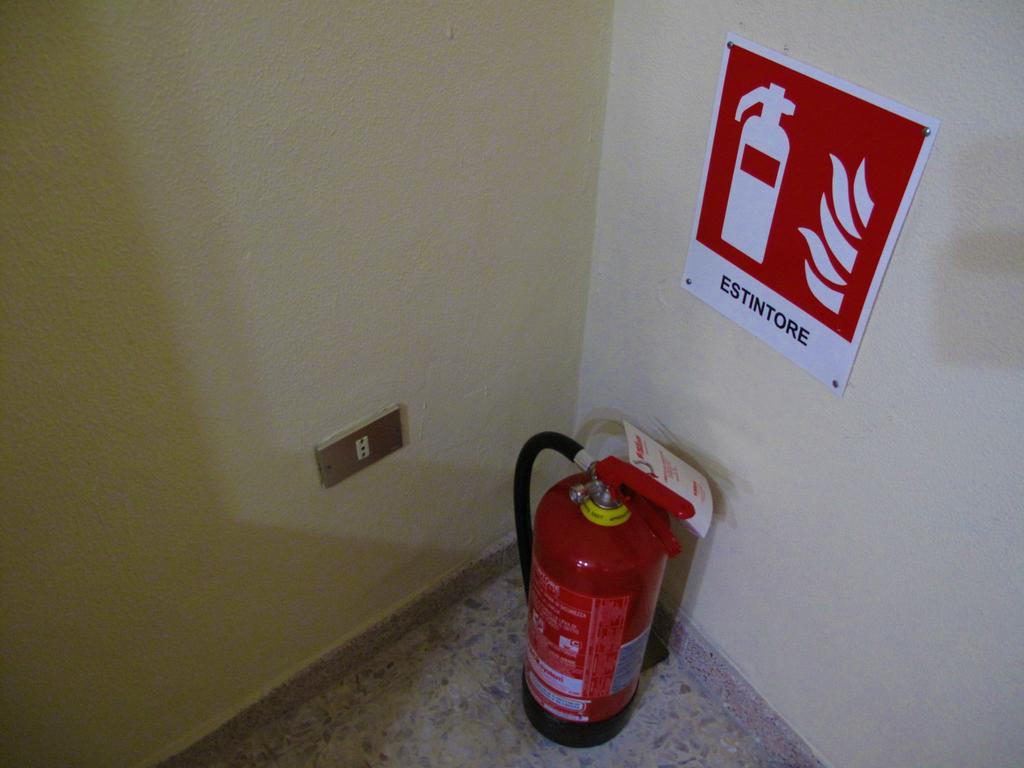 Diving Center Punta Stilo Apartment Bilik gambar